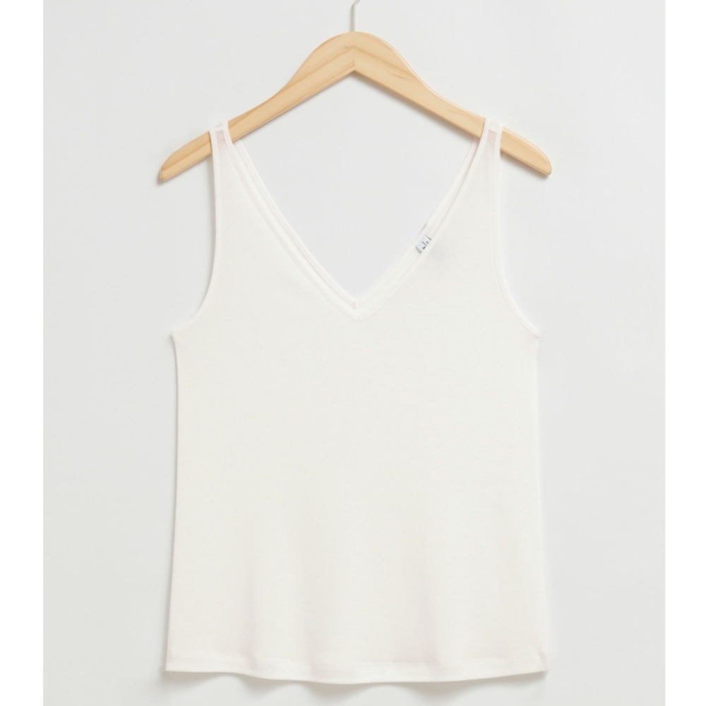 & Other Stories v neck tank top in cream in size S - Picture 5 of 8
